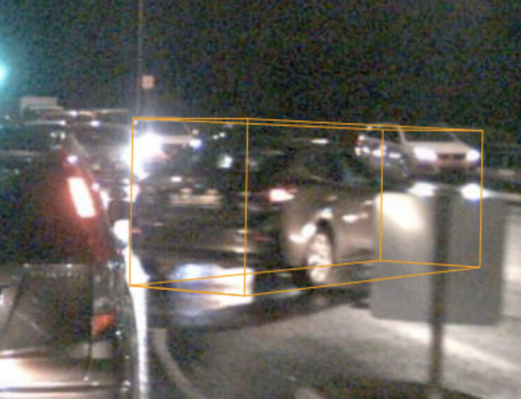 Vozidlo v noci identifikované pouze pomocí kamery (zdroj: scale.com)