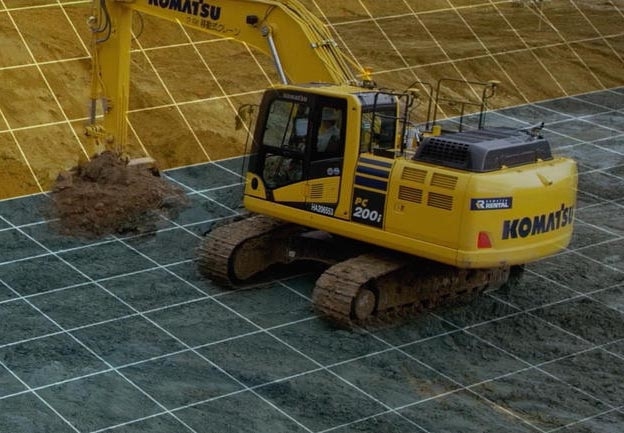 SmartConstruction soplečnosti Komatsu používá drony k vytváření podrobných 3D mapa stránek